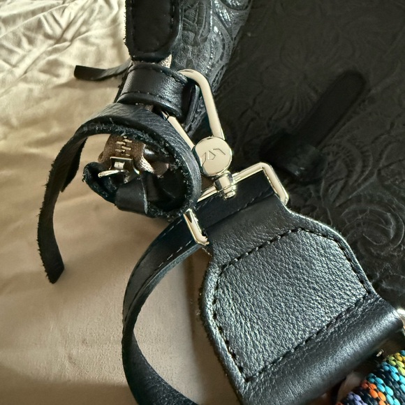 Elegant Gray Embossed Tote Bag - Picture 4 of 14